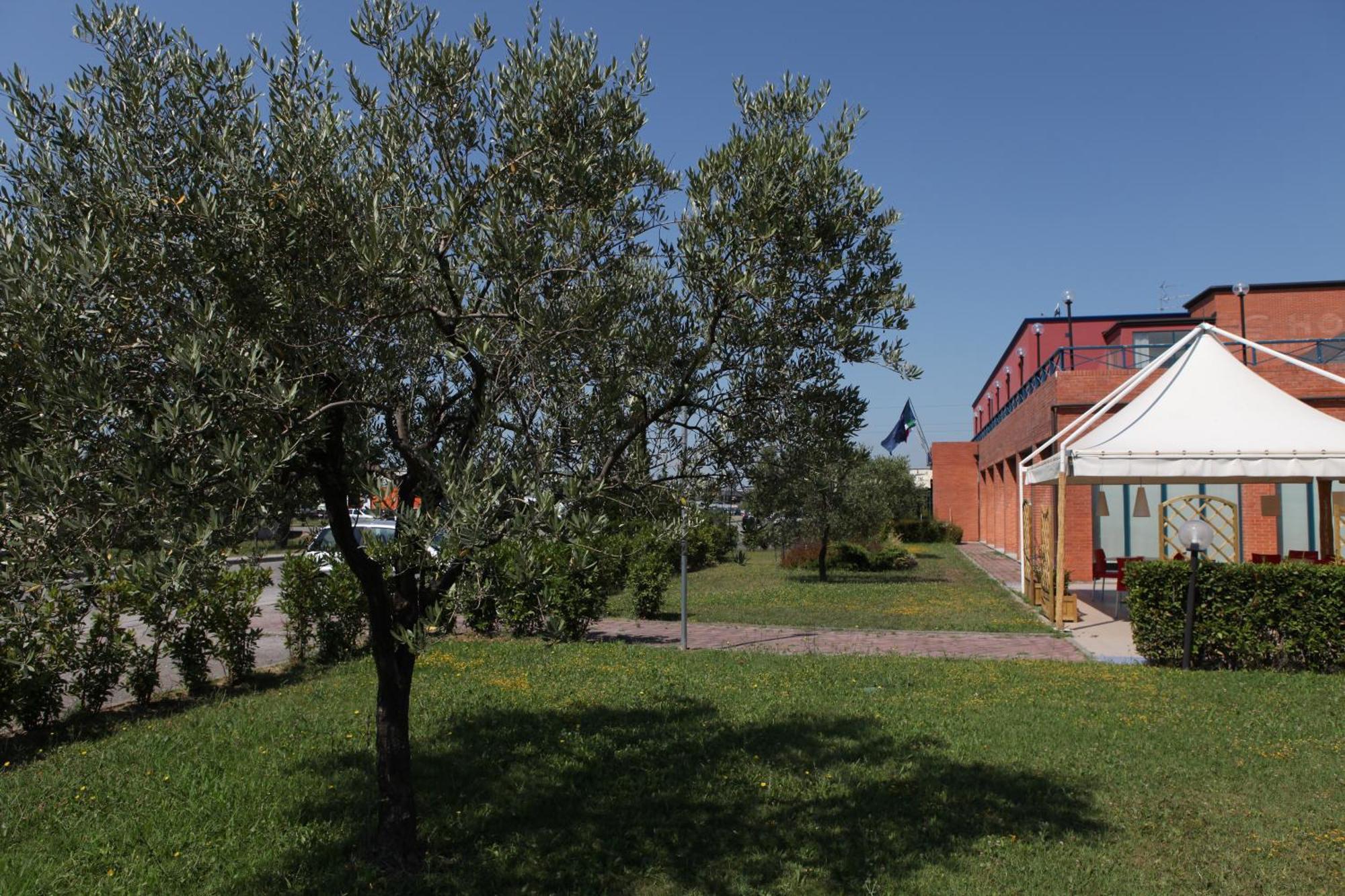 Euro Hotel Cascina Buitenkant foto