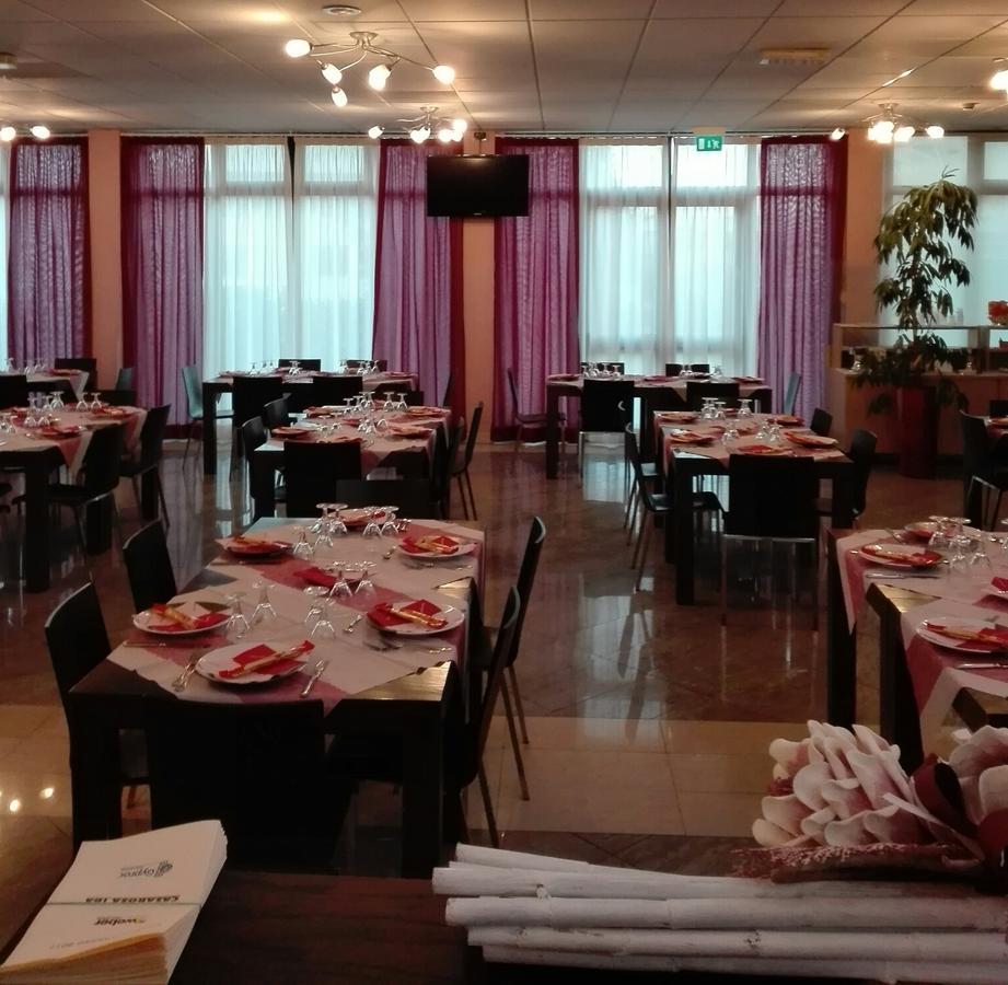 Euro Hotel Cascina Buitenkant foto