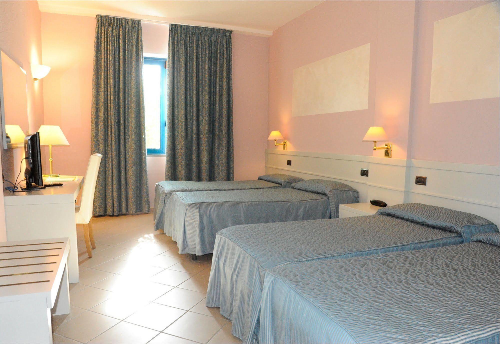 Euro Hotel Cascina Buitenkant foto