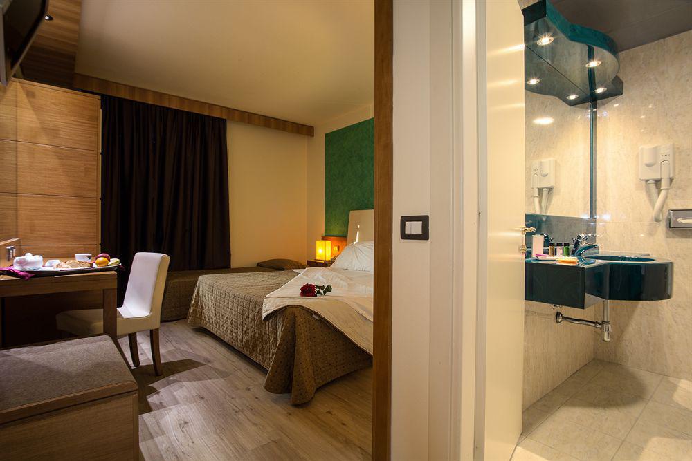 Euro Hotel Cascina Buitenkant foto