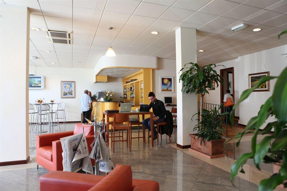 Euro Hotel Cascina Buitenkant foto